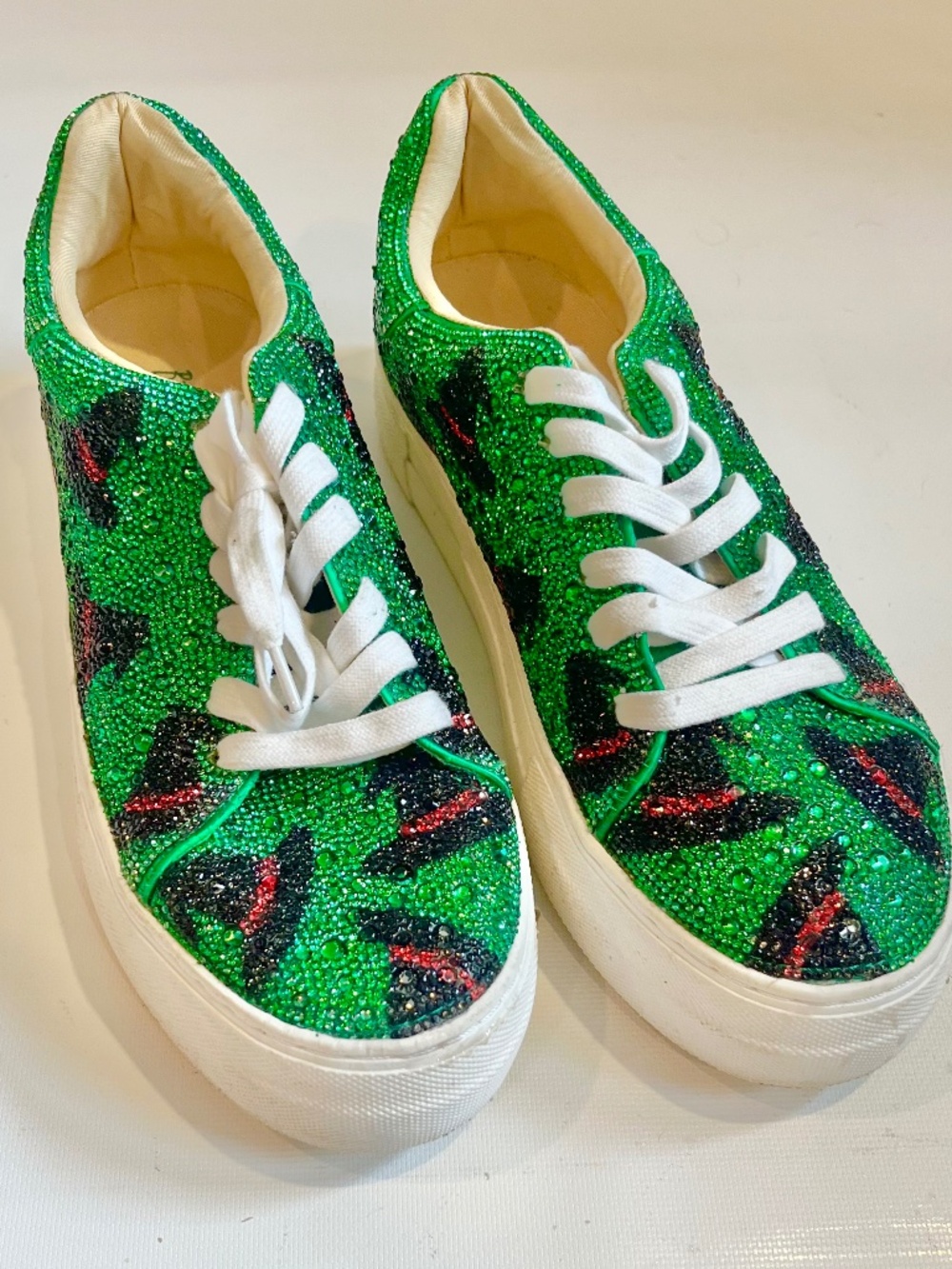 Betsy Johnson Sidny Witch Platform Sneakers Green Beaded Witch Hat Sz 9.5